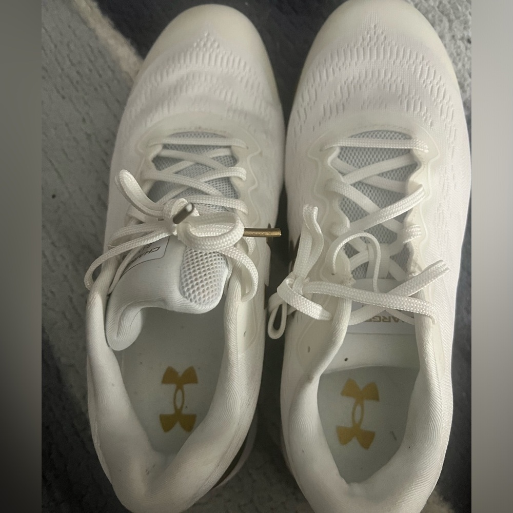Under Armour Charged 5 Bandit 9.5 New